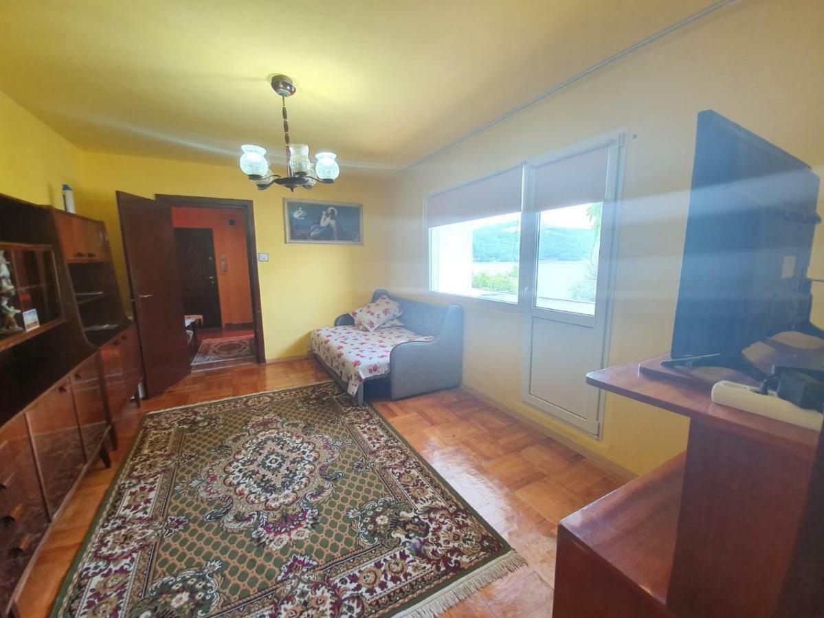 Apartmán Apartament Denis Orşova Exteriér fotografie